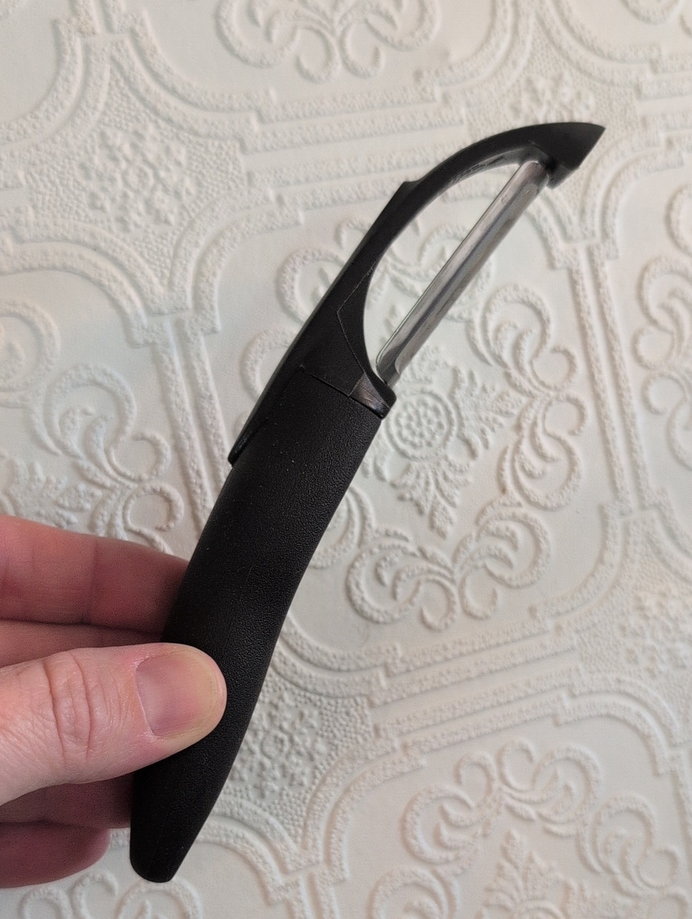Black Cutco Vegetable Peeler